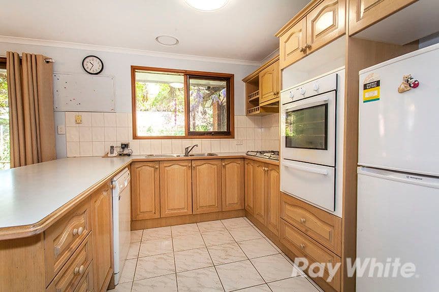 25 Goulburn Drive, Rowville VIC 3178, Rowville - Thumbnail 2
