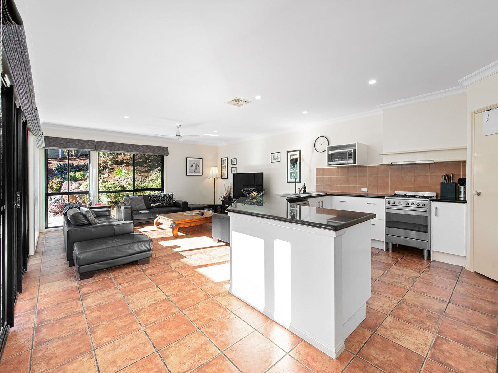66 Robertson Street, Sherwood QLD 4075, Sherwood - Thumbnail 2