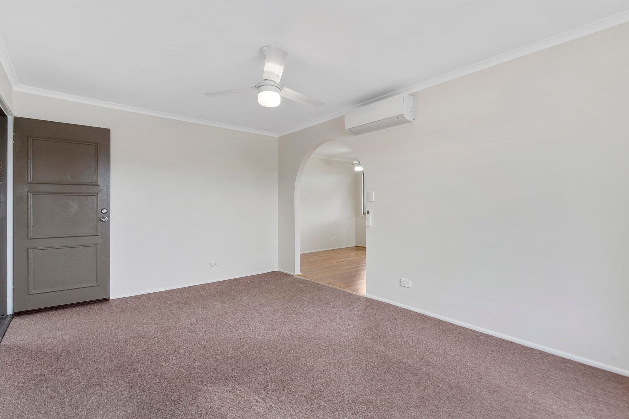 49 Vermont Crescent, Mount Warren Park QLD 4207, Mount Warren Park - Thumbnail 5