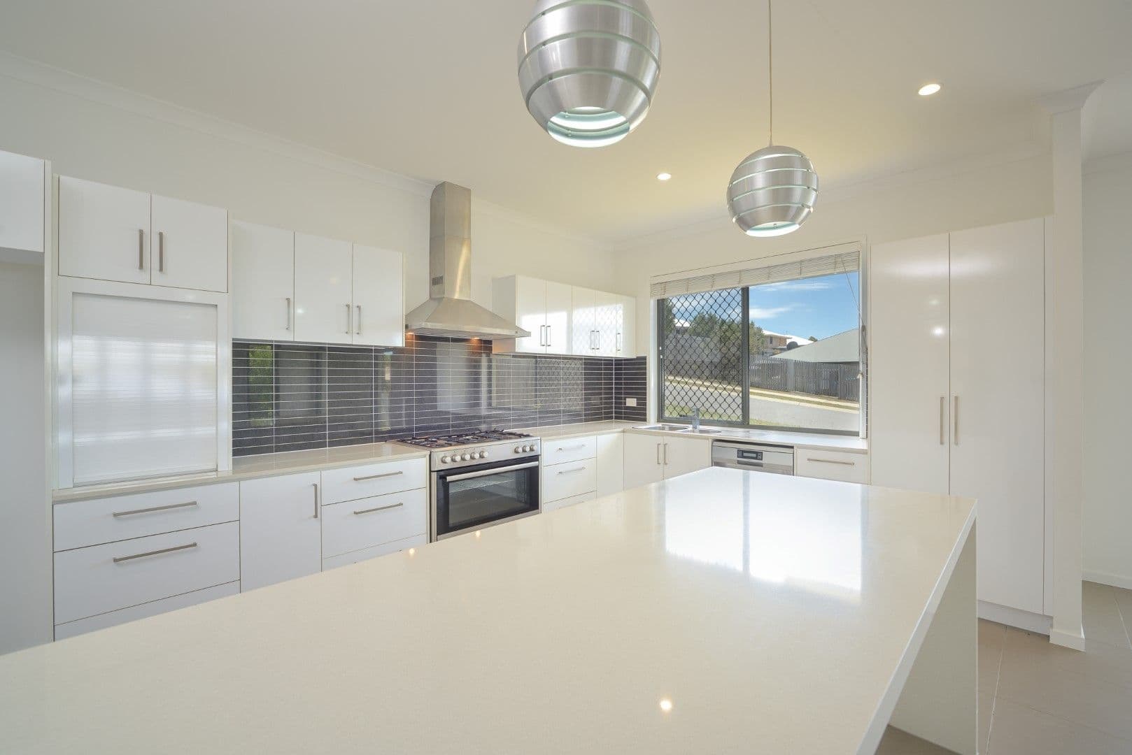 22 Grasstree Crescent, Kirkwood QLD 4680, Kirkwood - Thumbnail 6