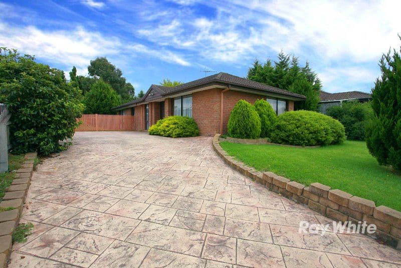 5 Hoysted Avenue, CRANBOURNE VIC 3977, Cranbourne North - Thumbnail 2