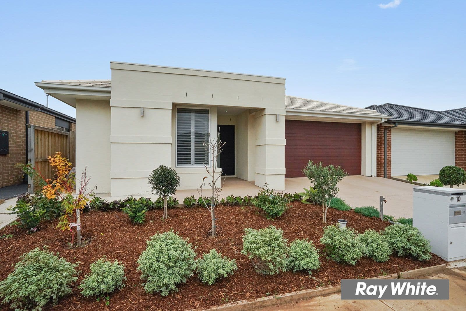 10 Chaucer Crescent, TRUGANINA VIC 3029, Truganina - Thumbnail 2