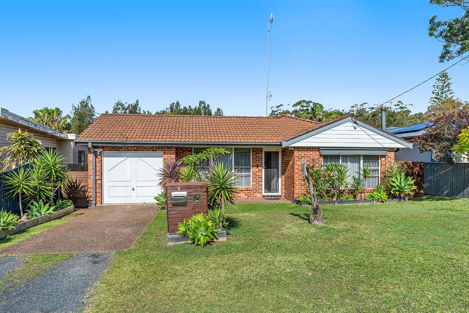 8 Papala Avenue, Bateau Bay NSW 2261, Bateau Bay - Image 1