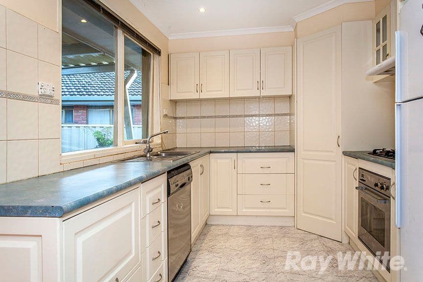 21 Mantung Crescent, Rowville VIC 3178, Rowville - Thumbnail 2