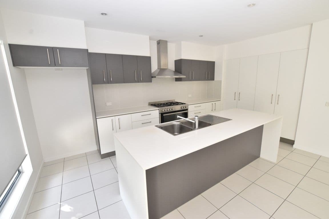3 Orchard Drive, Kirkwood QLD 4680, Kirkwood - Thumbnail 2