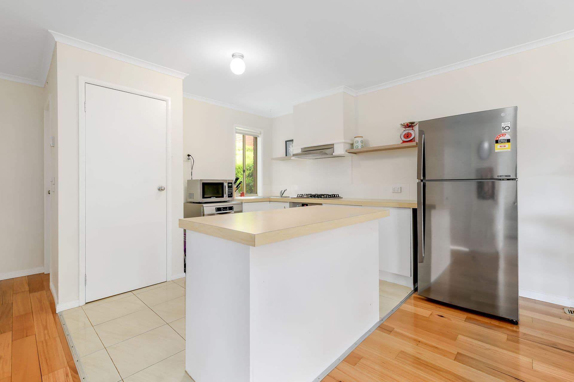 29 Valley View Crescent, Berwick VIC 3806, Berwick - Thumbnail 2