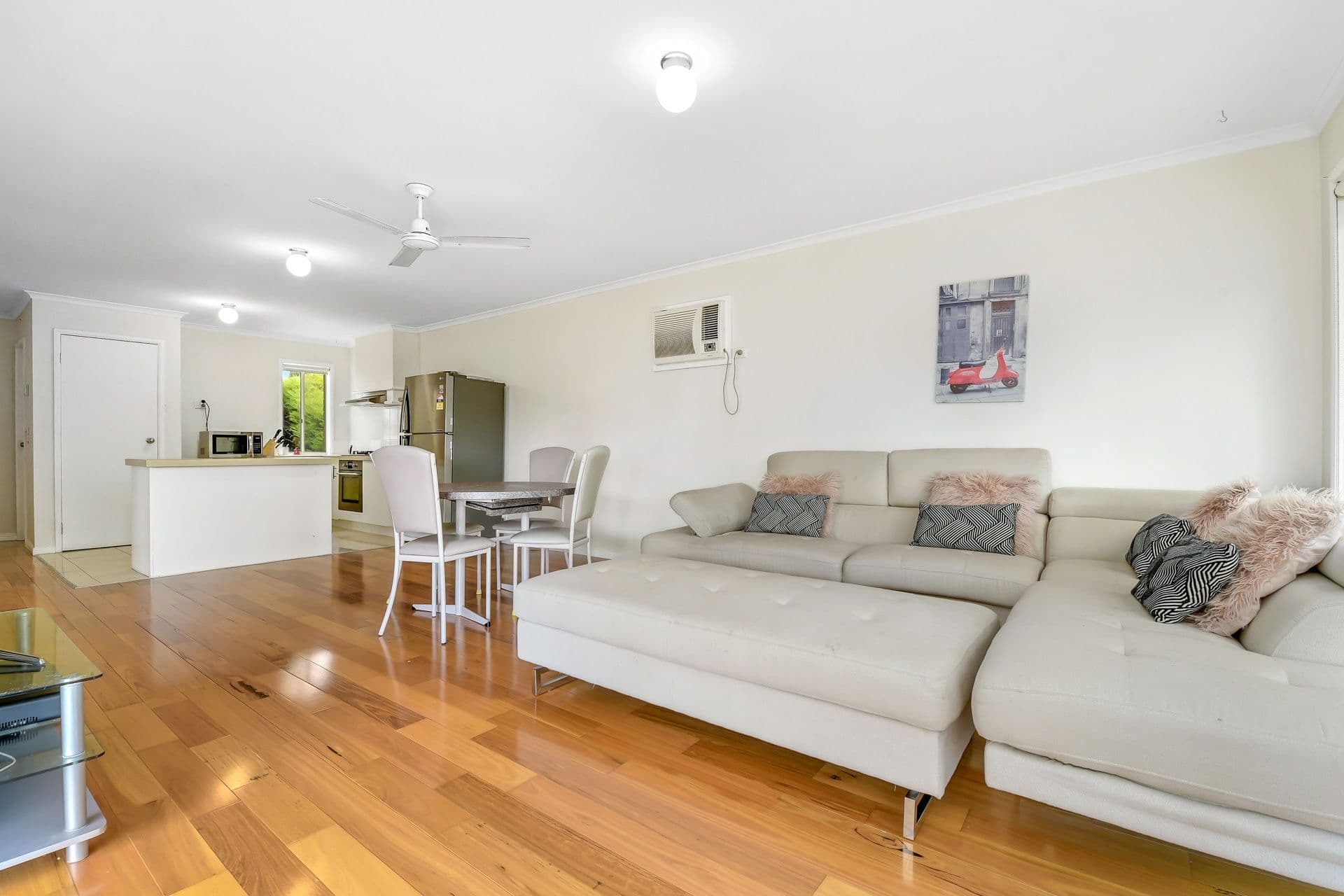 29 Valley View Crescent, Berwick VIC 3806, Berwick - Thumbnail 4