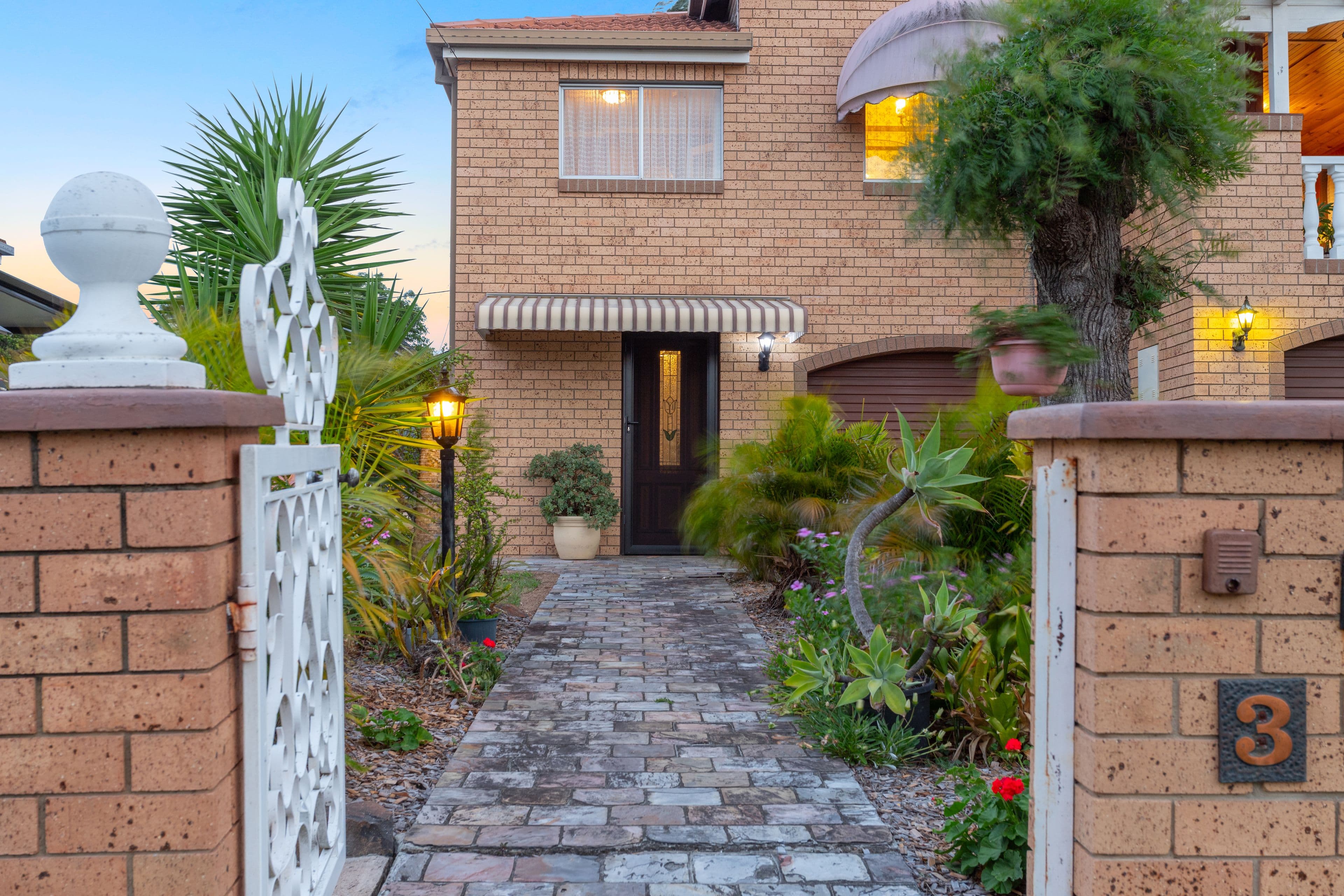3 Stuart Street, Eastern Heights QLD 4305, Eastern Heights - Thumbnail 2