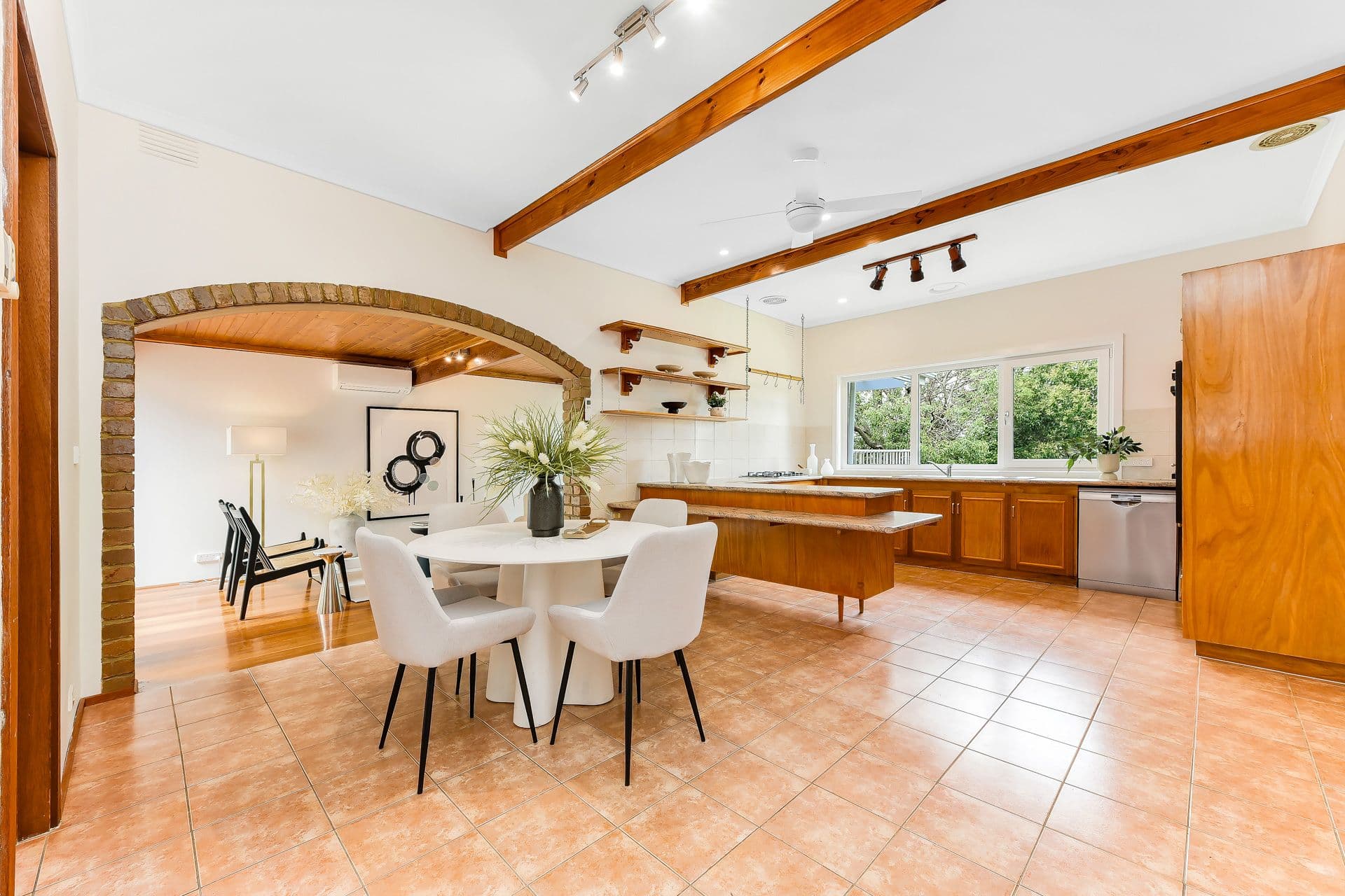 30 Guinevere Parade, Glen Waverley VIC 3150, Glen Waverley - Thumbnail 6