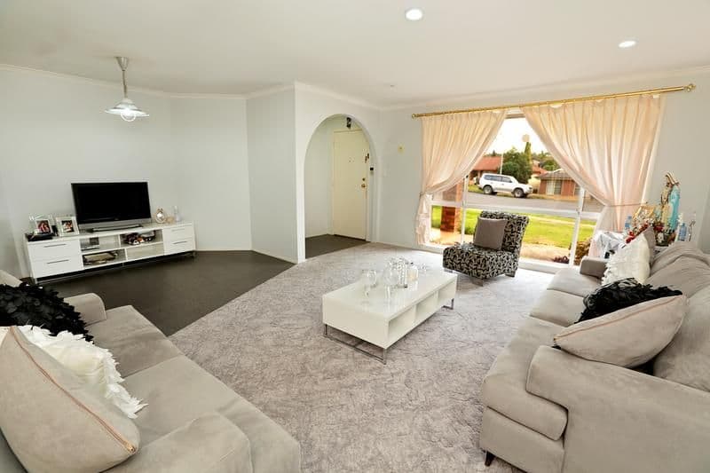 49 Salter Road, BOSSLEY PARK NSW 2176, Bossley Park - Thumbnail 2