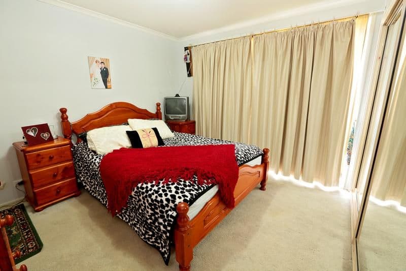 49 Salter Road, BOSSLEY PARK NSW 2176, Bossley Park - Thumbnail 3