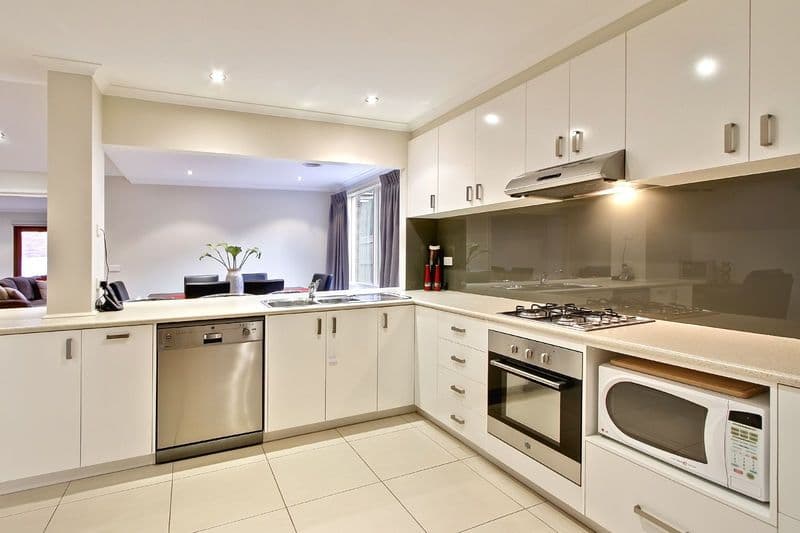 13 Murray Crescent, ROWVILLE VIC 3178, Rowville - Thumbnail 2
