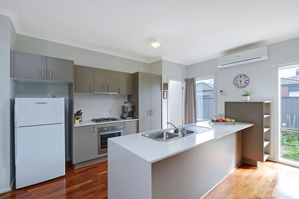 30 Greenham Avenue, Craigieburn VIC 3064, Craigieburn - Thumbnail 2