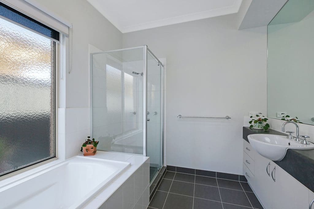 30 Greenham Avenue, Craigieburn VIC 3064, Craigieburn - Thumbnail 6