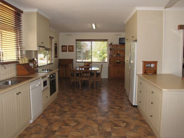 156 Balfour Ogilvy Road, LOXTON NORTH SA 5333, Loxton North - Thumbnail 5