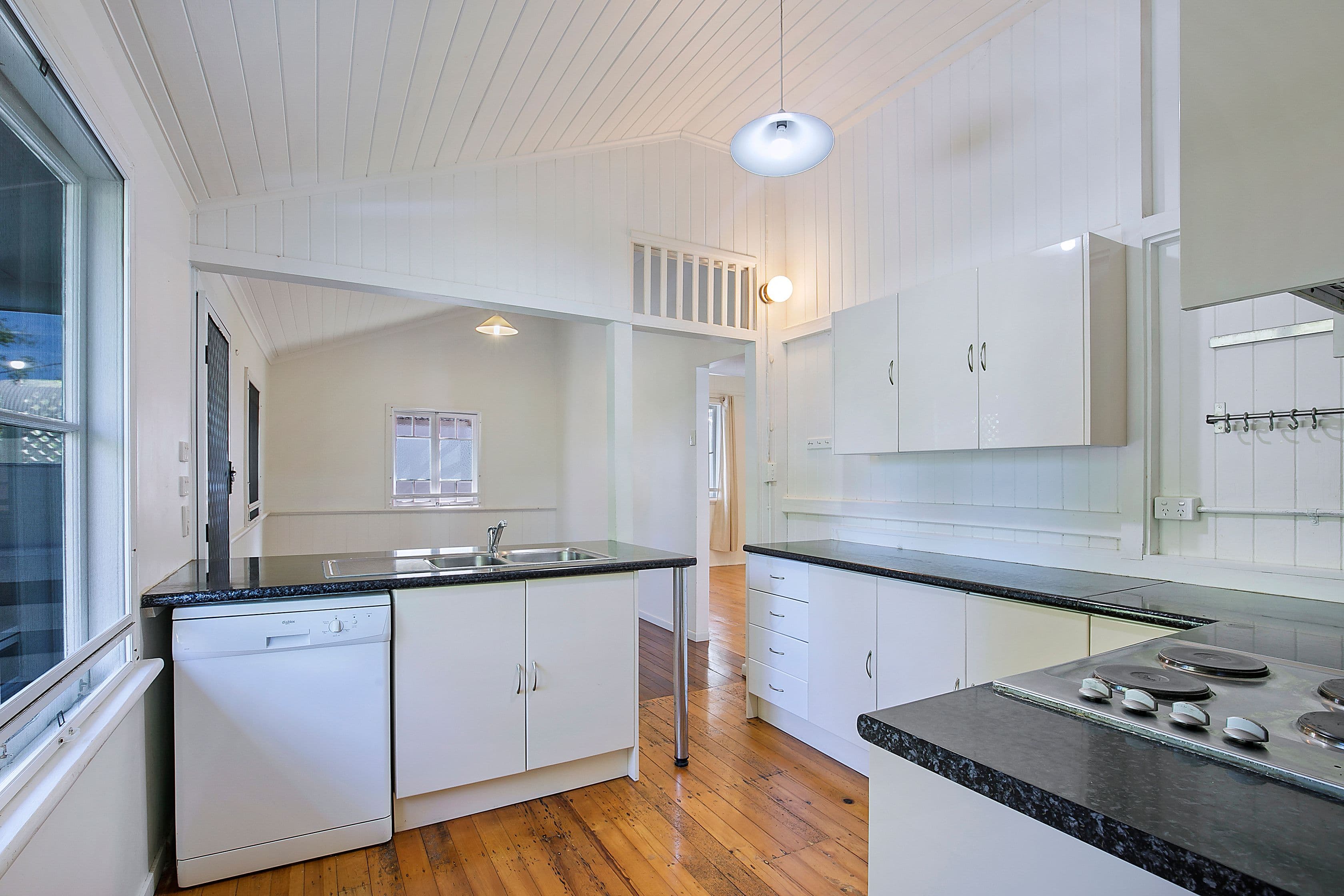 11 Adams Street, Scarborough QLD 4020, Scarborough - Thumbnail 5