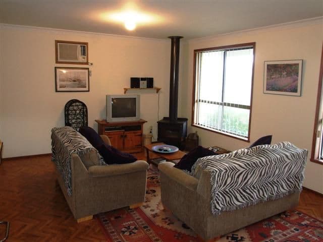 8 Sinclair Avenue, SURF BEACH VIC 3922, Surf Beach - Thumbnail 3