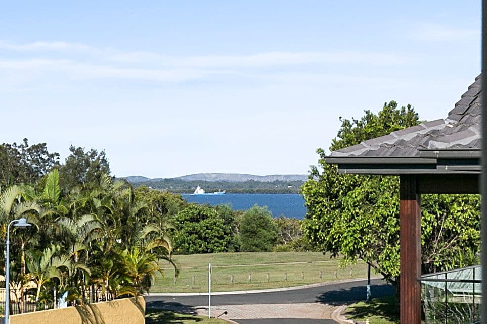 7 Newcomb Court, Redland Bay QLD 4165, Redland Bay - Thumbnail 2