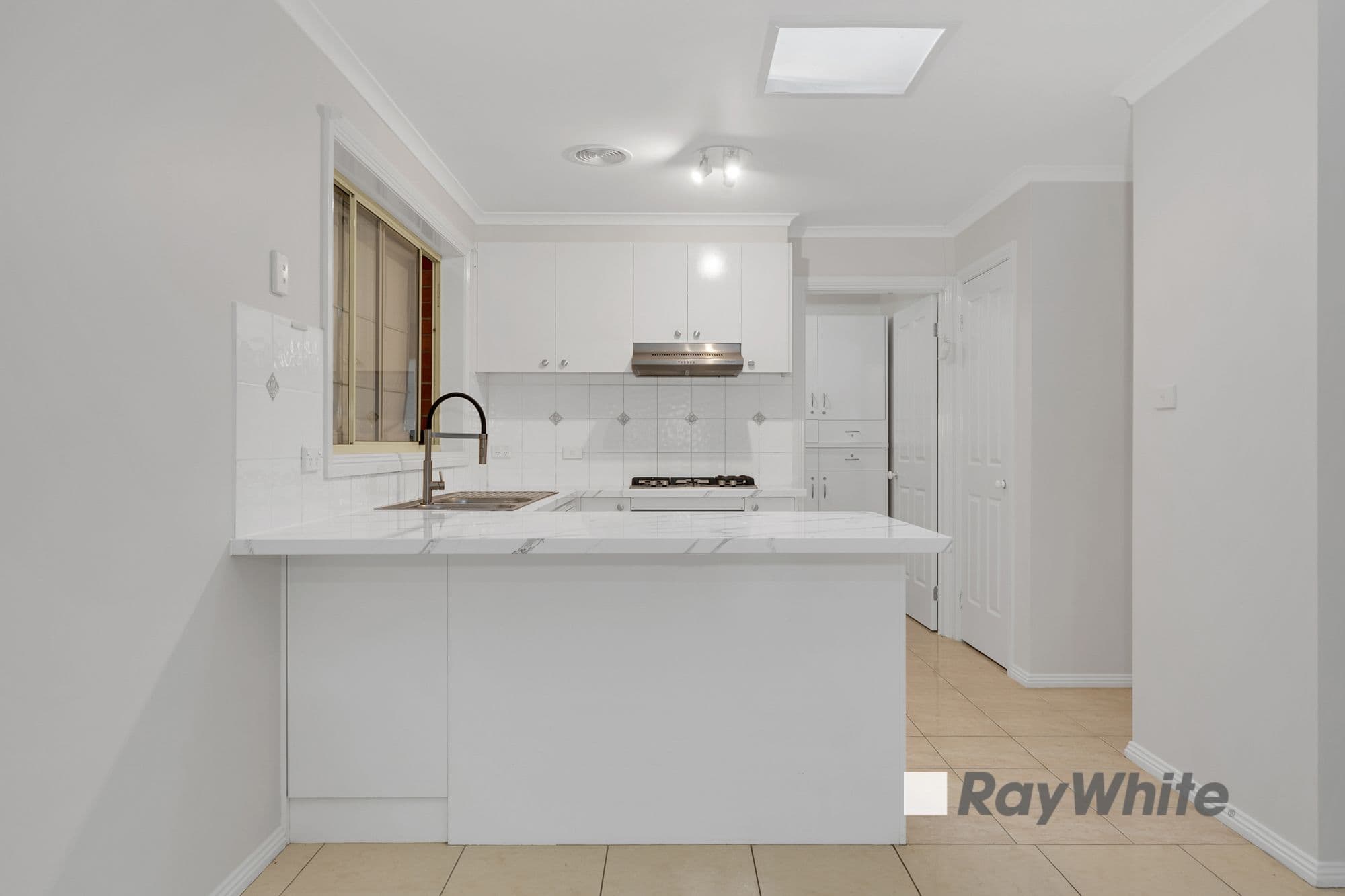 11 Karoonda Way, Hampton Park VIC 3976, Hampton Park - Thumbnail 2