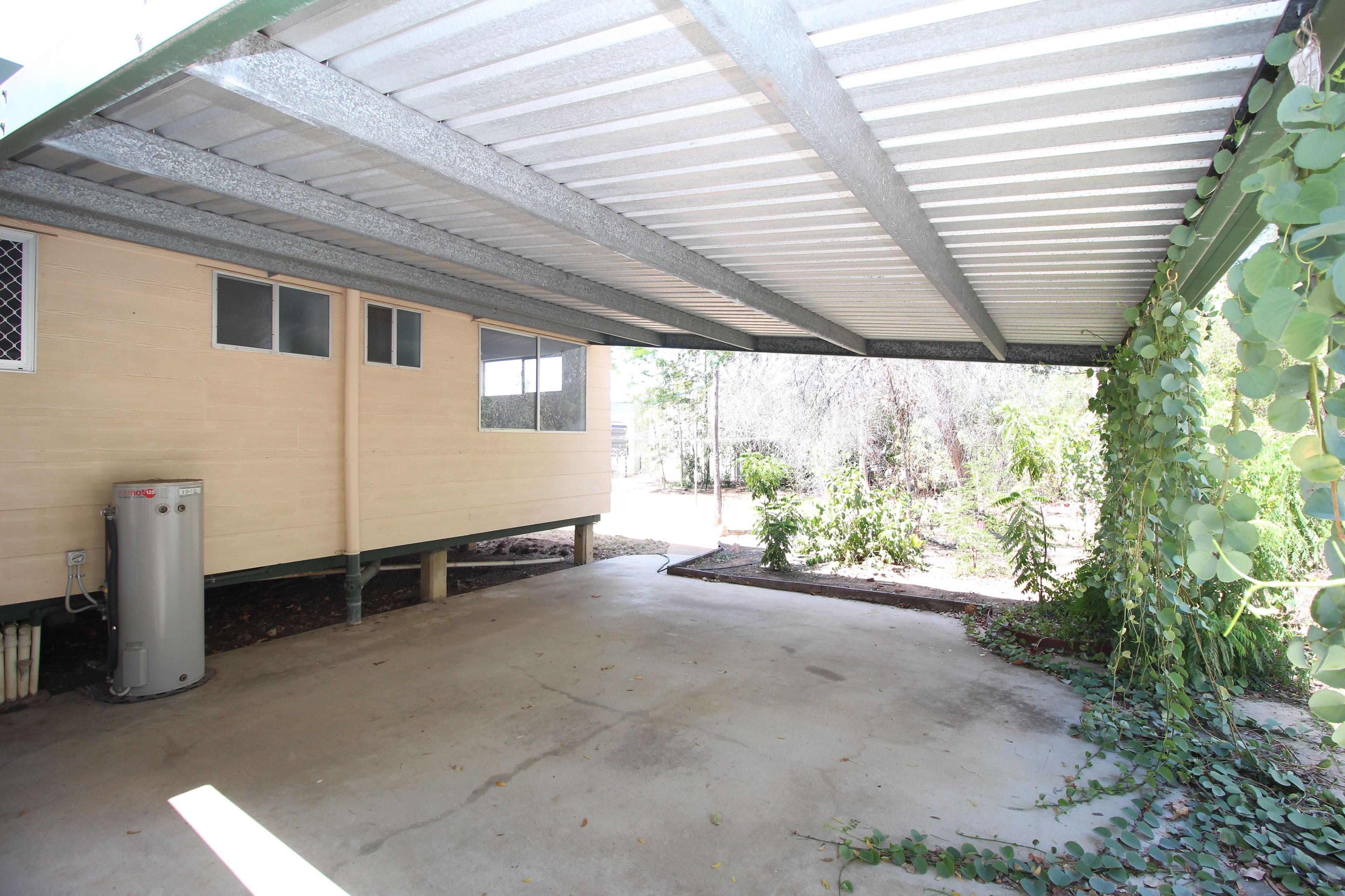 7 Roxburgh Street, Capella QLD 4723, Capella - Thumbnail 2
