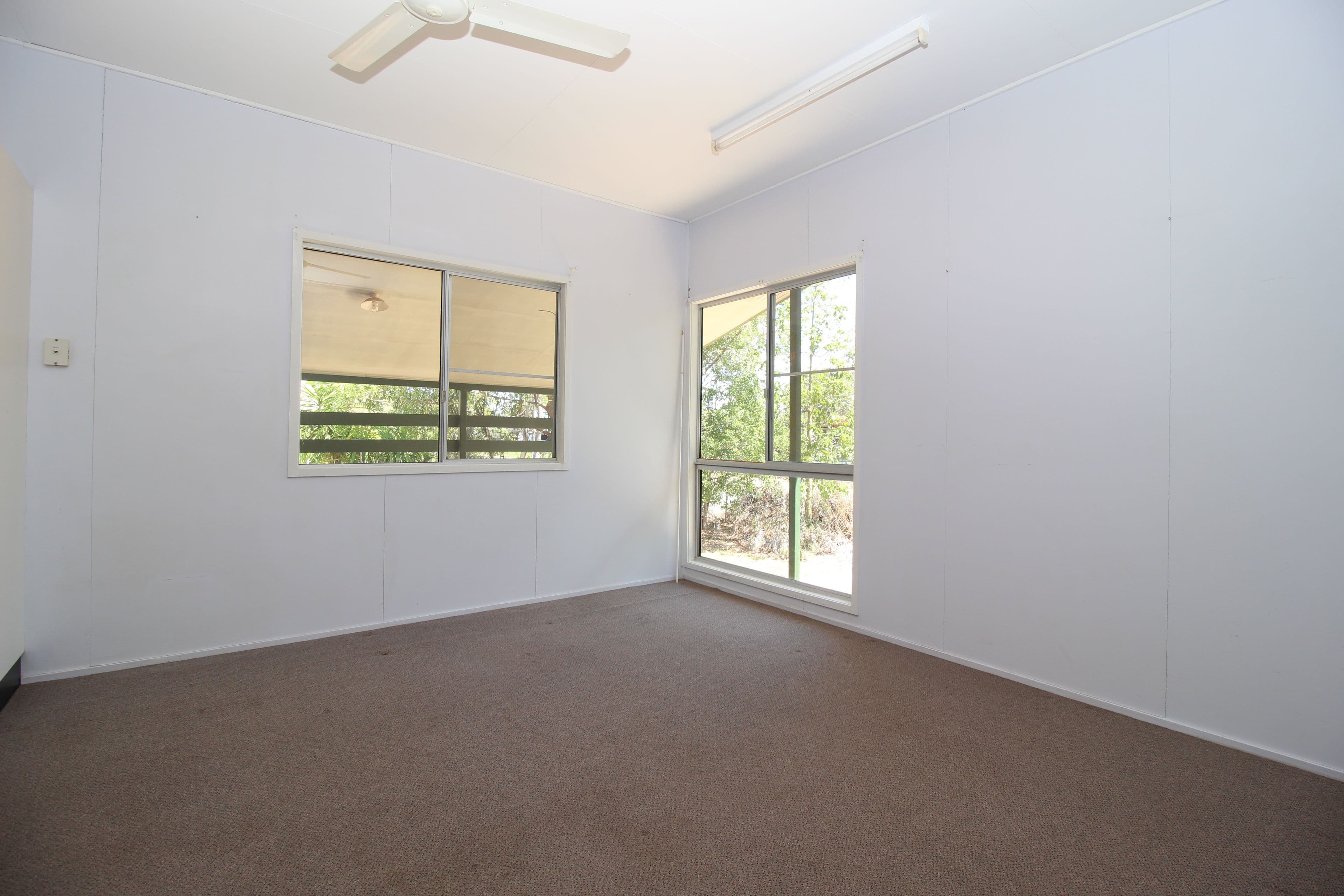 7 Roxburgh Street, Capella QLD 4723, Capella - Thumbnail 6