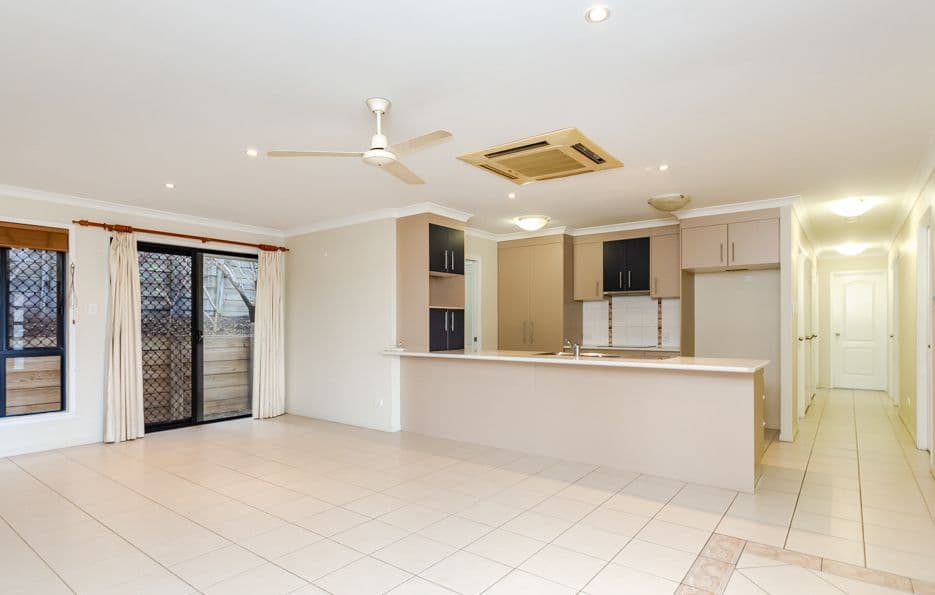 42 Carinya Drive, Clinton QLD 4680, Clinton - Thumbnail 3