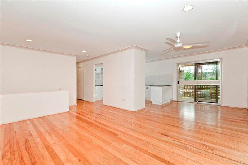 233 Bapaume Road, HOLLAND PARK WEST QLD 4121, Holland Park West - Thumbnail 2