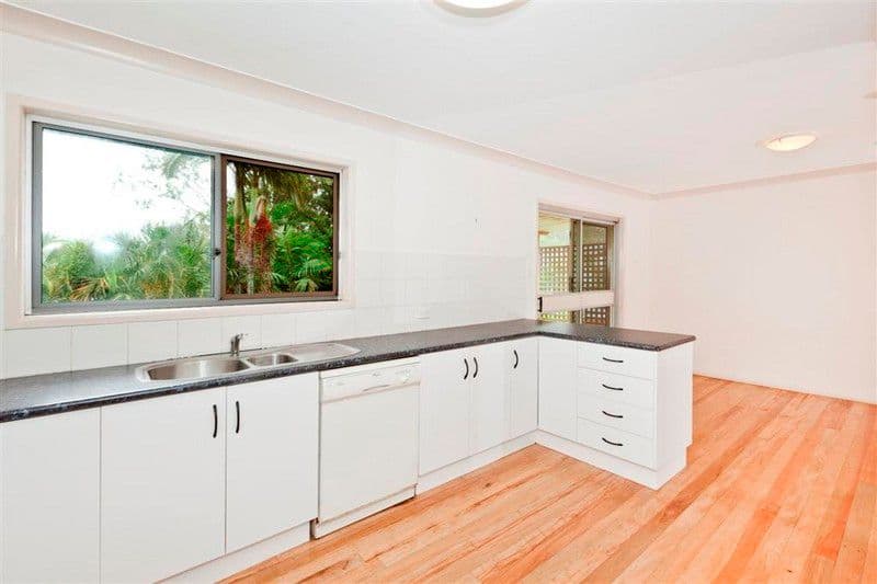 233 Bapaume Road, HOLLAND PARK WEST QLD 4121, Holland Park West - Thumbnail 4