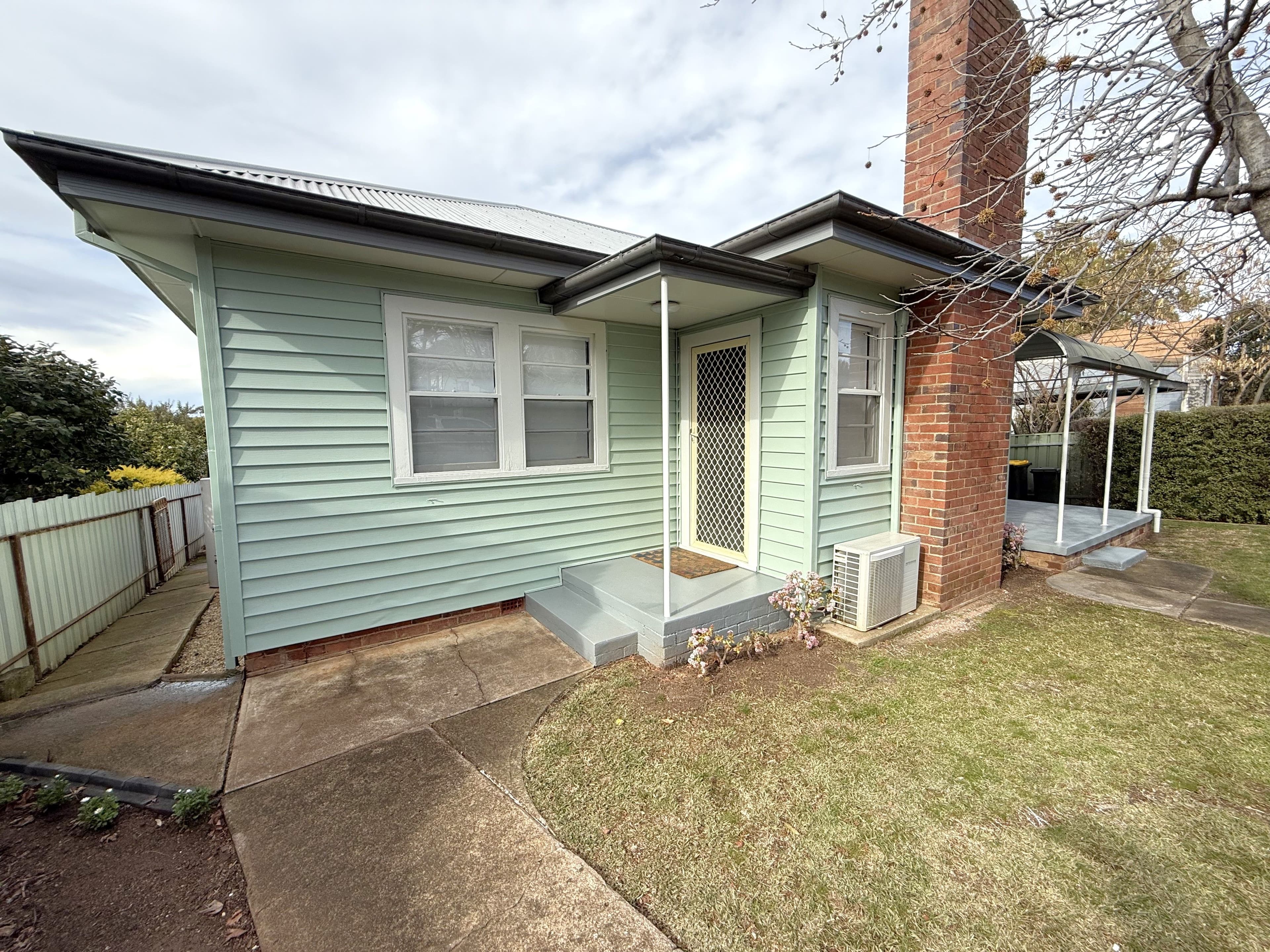 58 Yass Street, Young NSW 2594, Young - Thumbnail 2