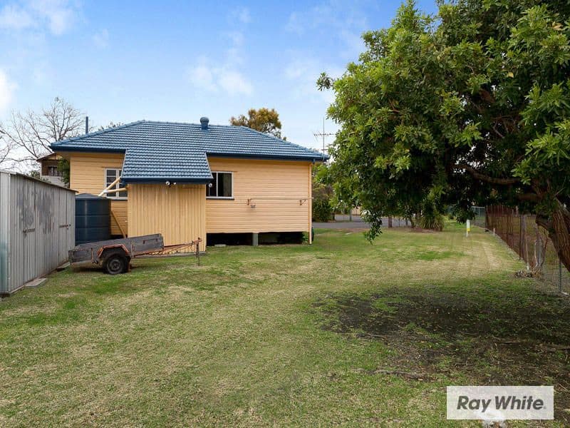 25 Barton Street, SANDGATE QLD 4017, Sandgate - Thumbnail 8