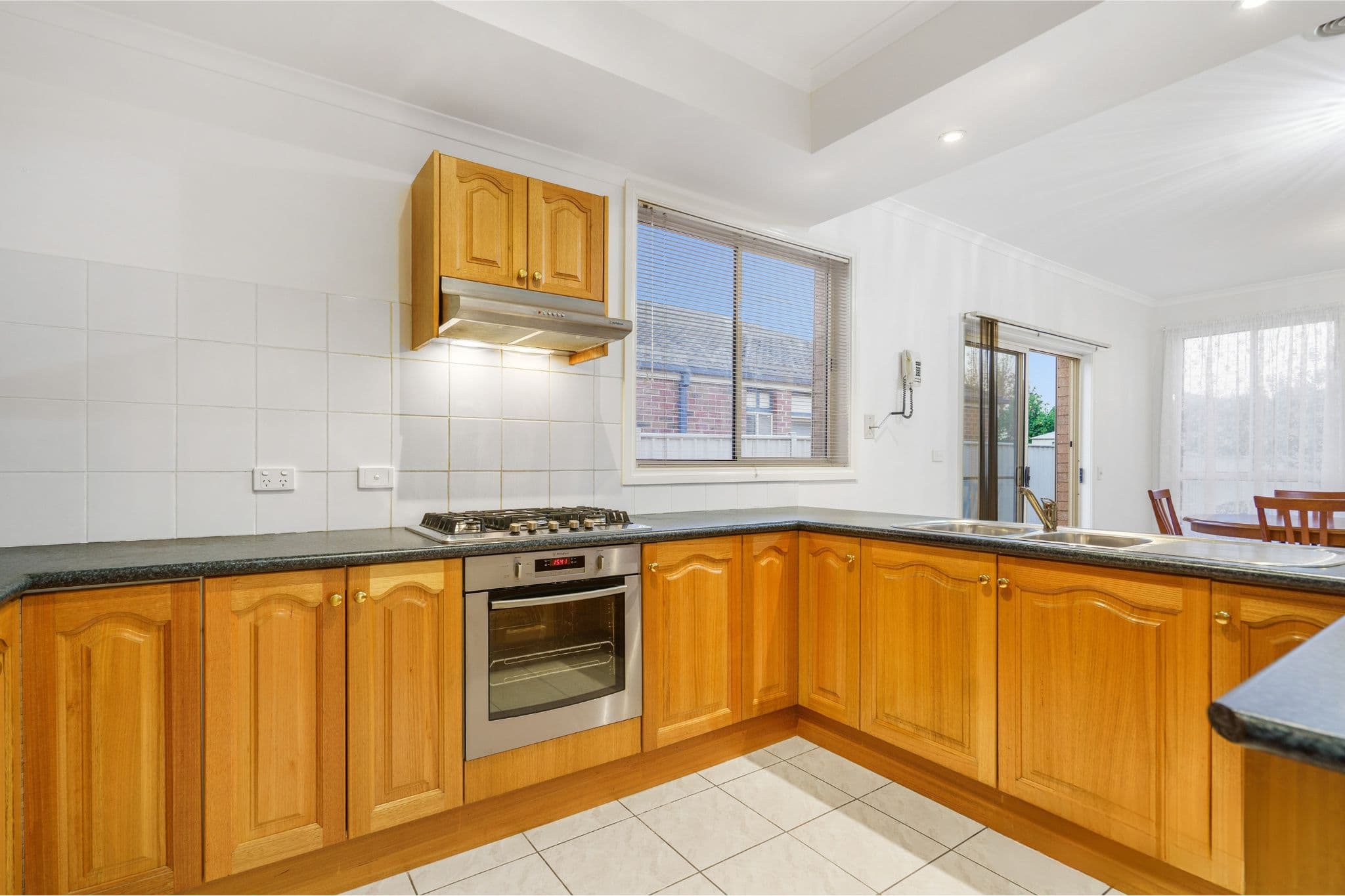3 Sharrock Close, Caroline Springs VIC 3023, Caroline Springs - Thumbnail 7