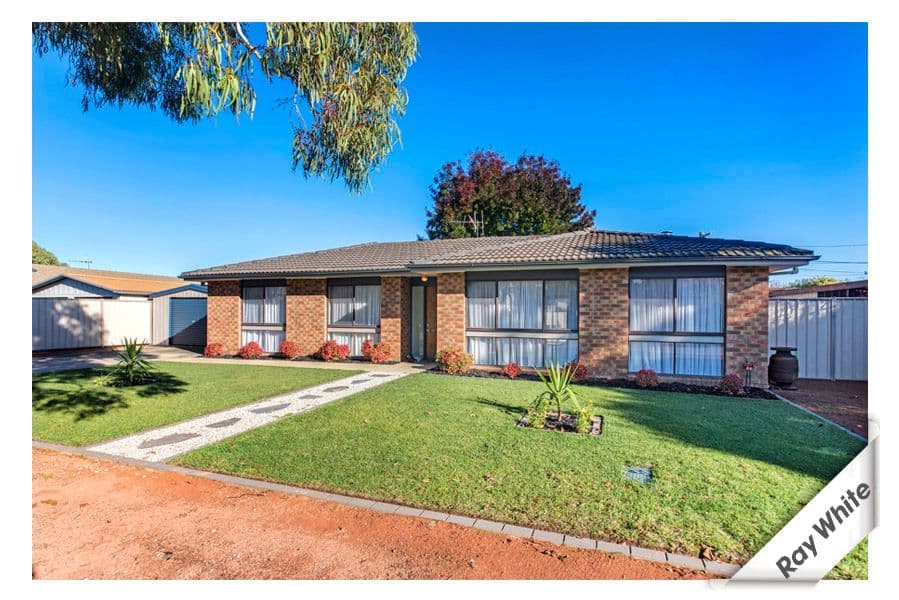 40 Smalley Circuit, Giralang ACT 2617, Giralang - Thumbnail 2