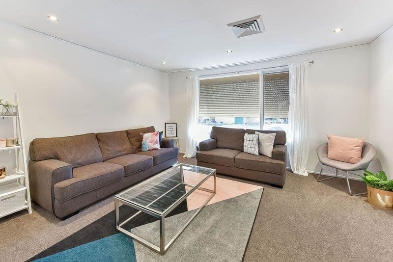 2 Jacaranda Avenue, Bradbury - Thumbnail 4
