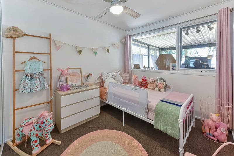 2 Jacaranda Avenue, Bradbury - Thumbnail 6