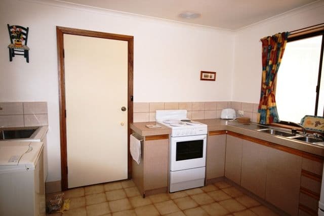 Unit 2 48 Gleeson Street, CLARE SA 5453, Clare - Thumbnail 3