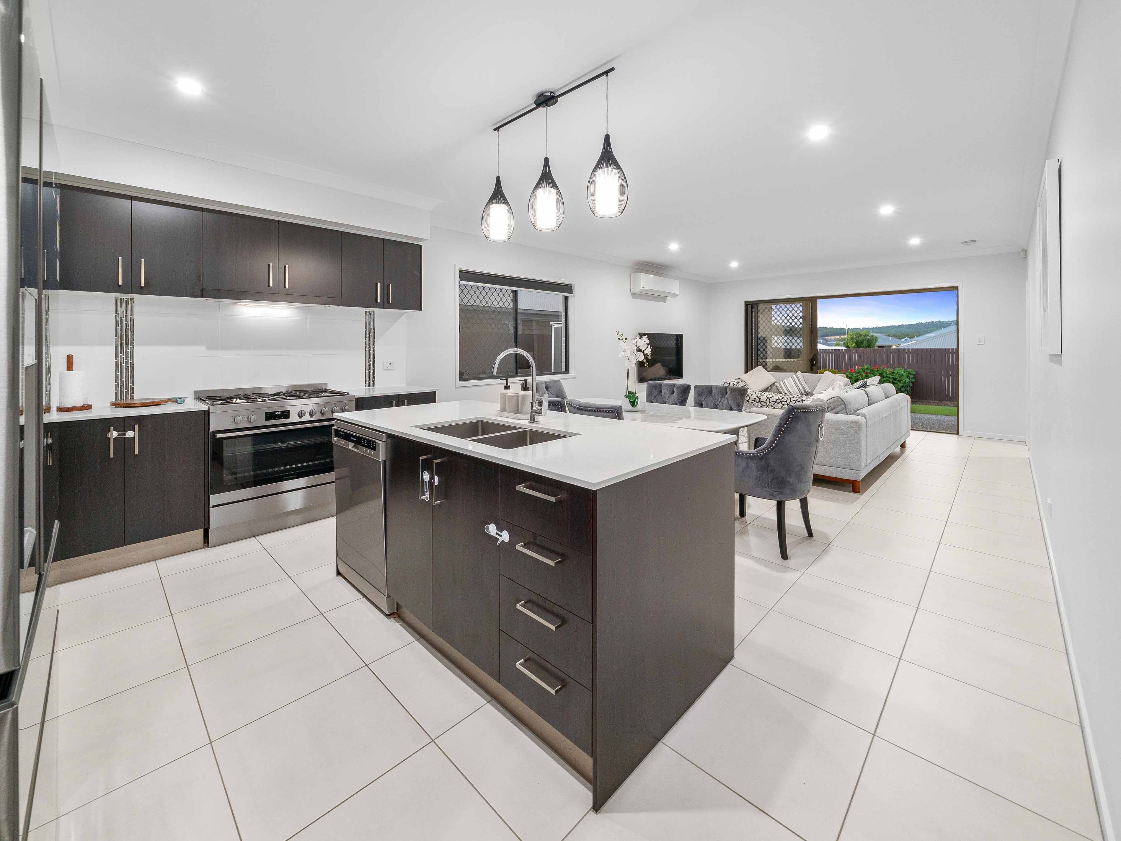 15 Dinden Road, South Ripley QLD 4306, South Ripley - Thumbnail 5