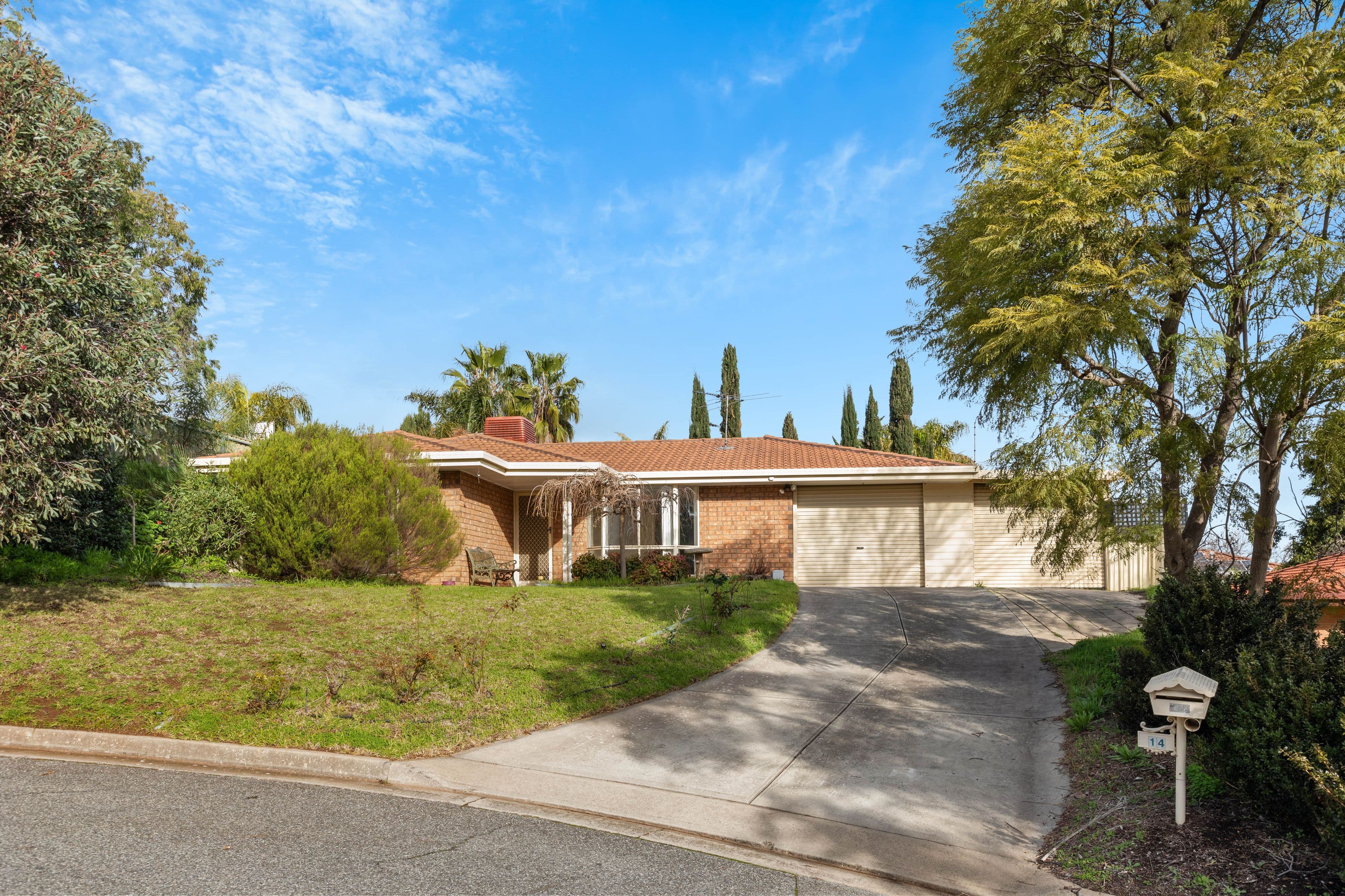 14 Parsee Court, Hallett Cove SA 5158, Hallett Cove - Image 1
