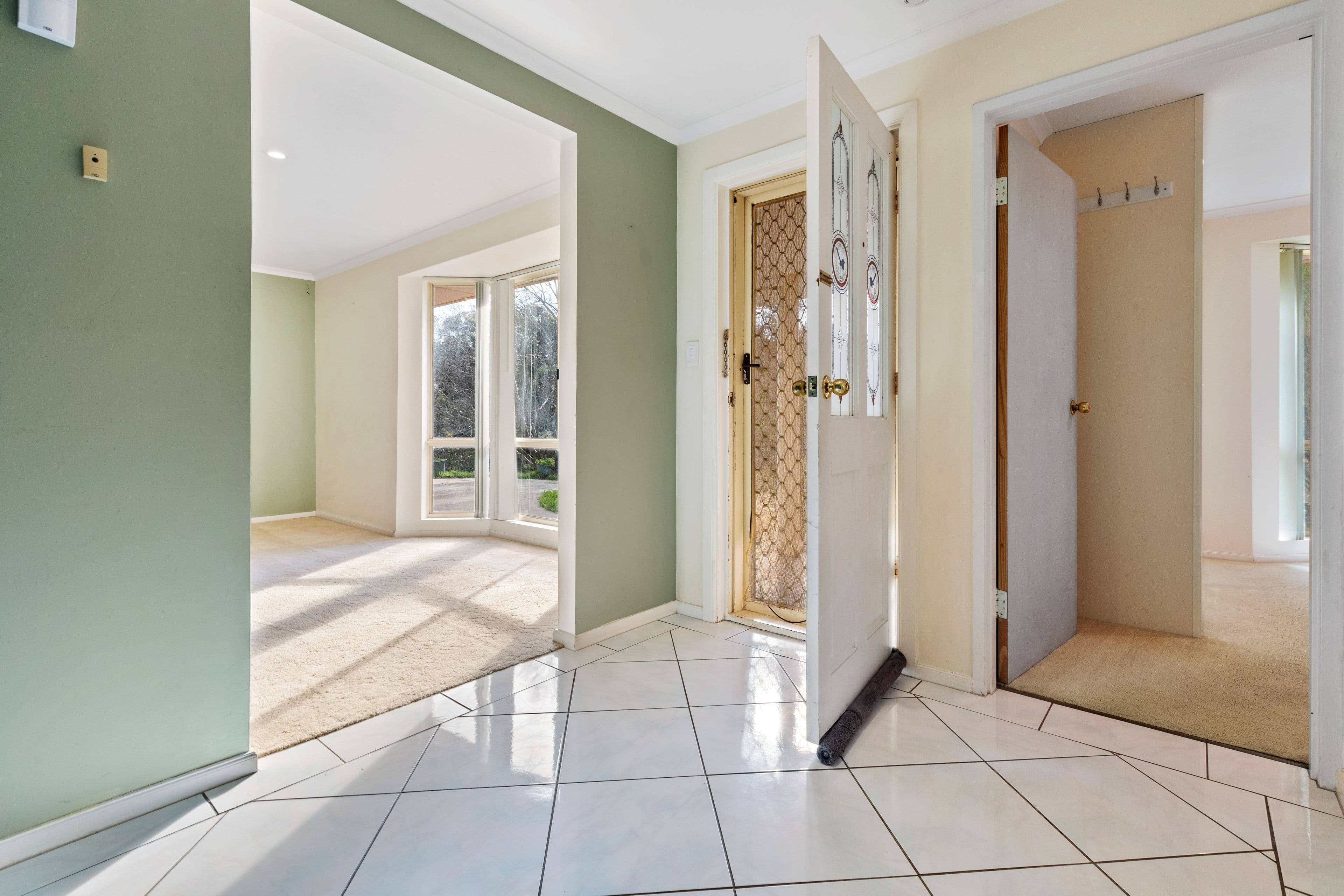 14 Parsee Court, Hallett Cove SA 5158, Hallett Cove - Thumbnail 3