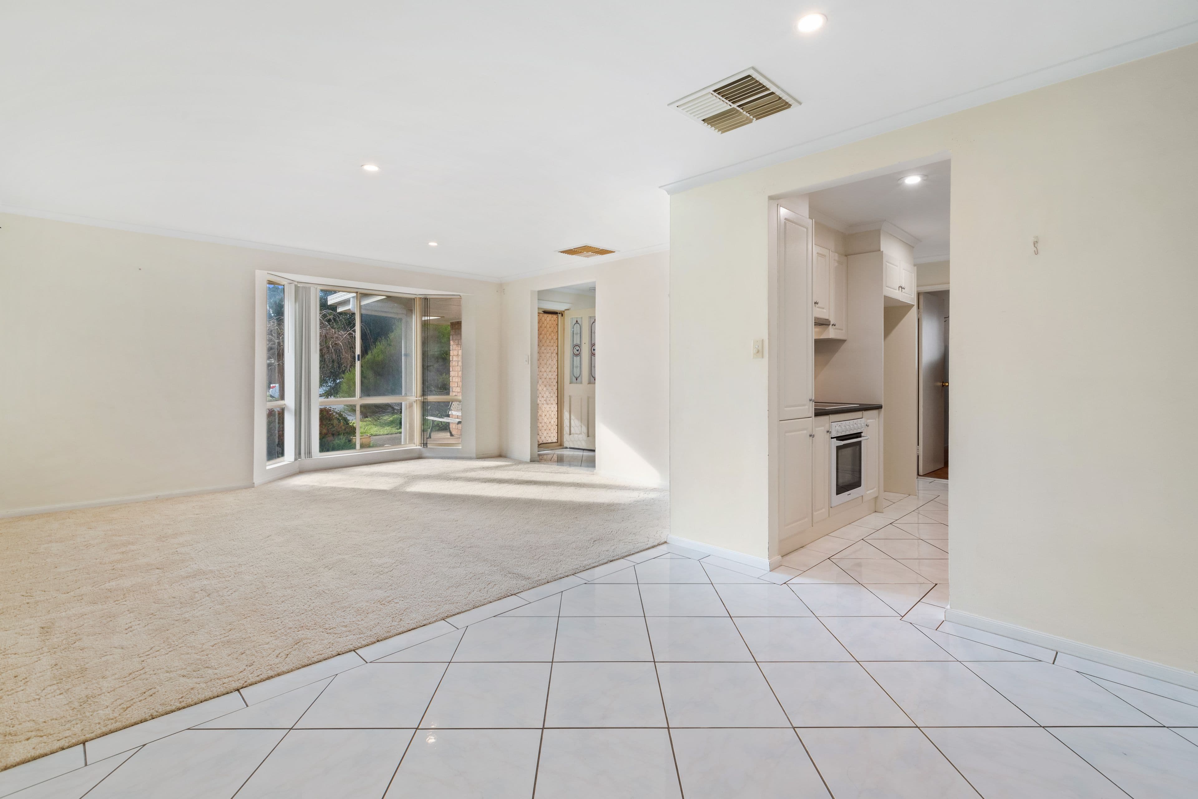 14 Parsee Court, Hallett Cove SA 5158, Hallett Cove - Thumbnail 4