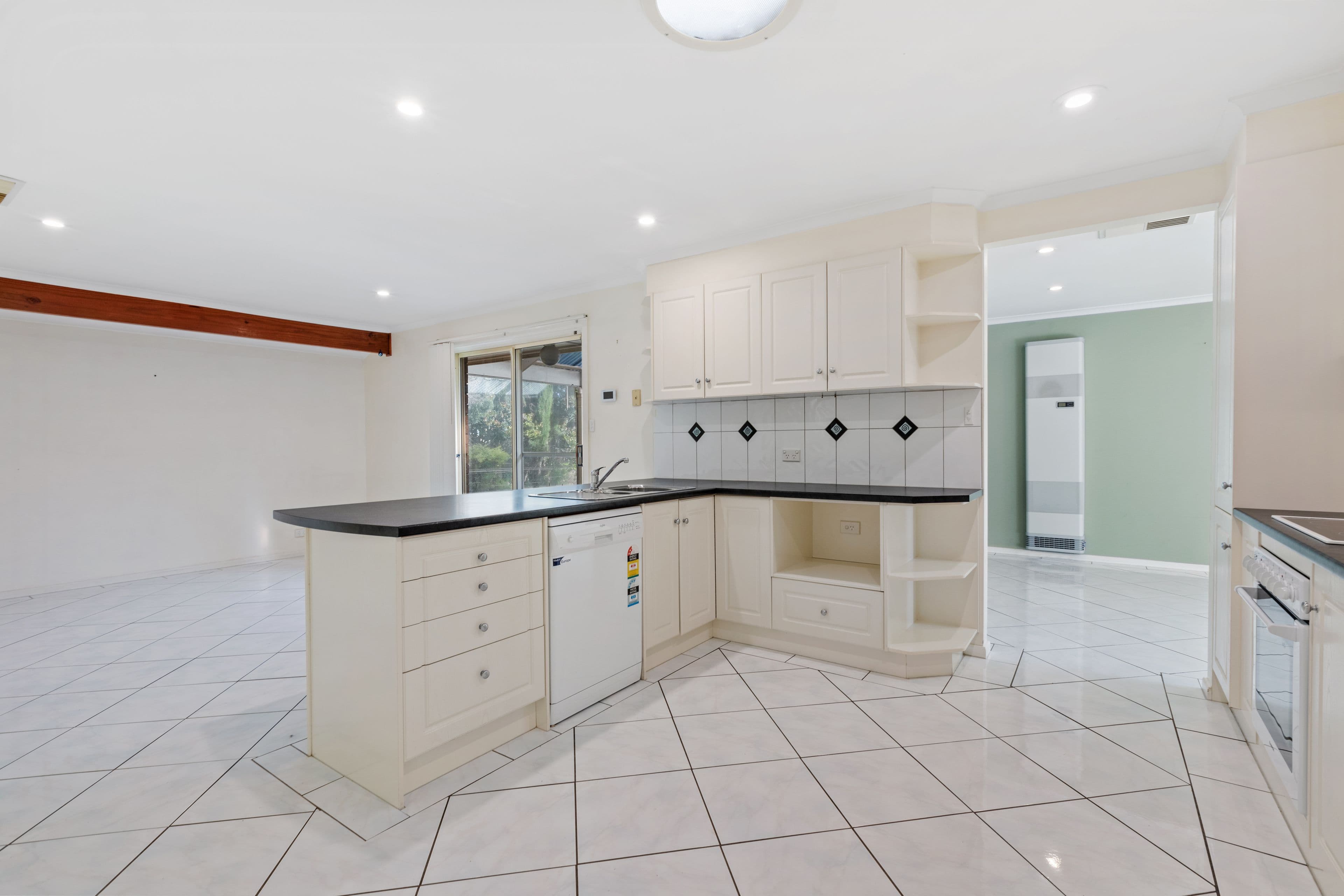 14 Parsee Court, Hallett Cove SA 5158, Hallett Cove - Thumbnail 8