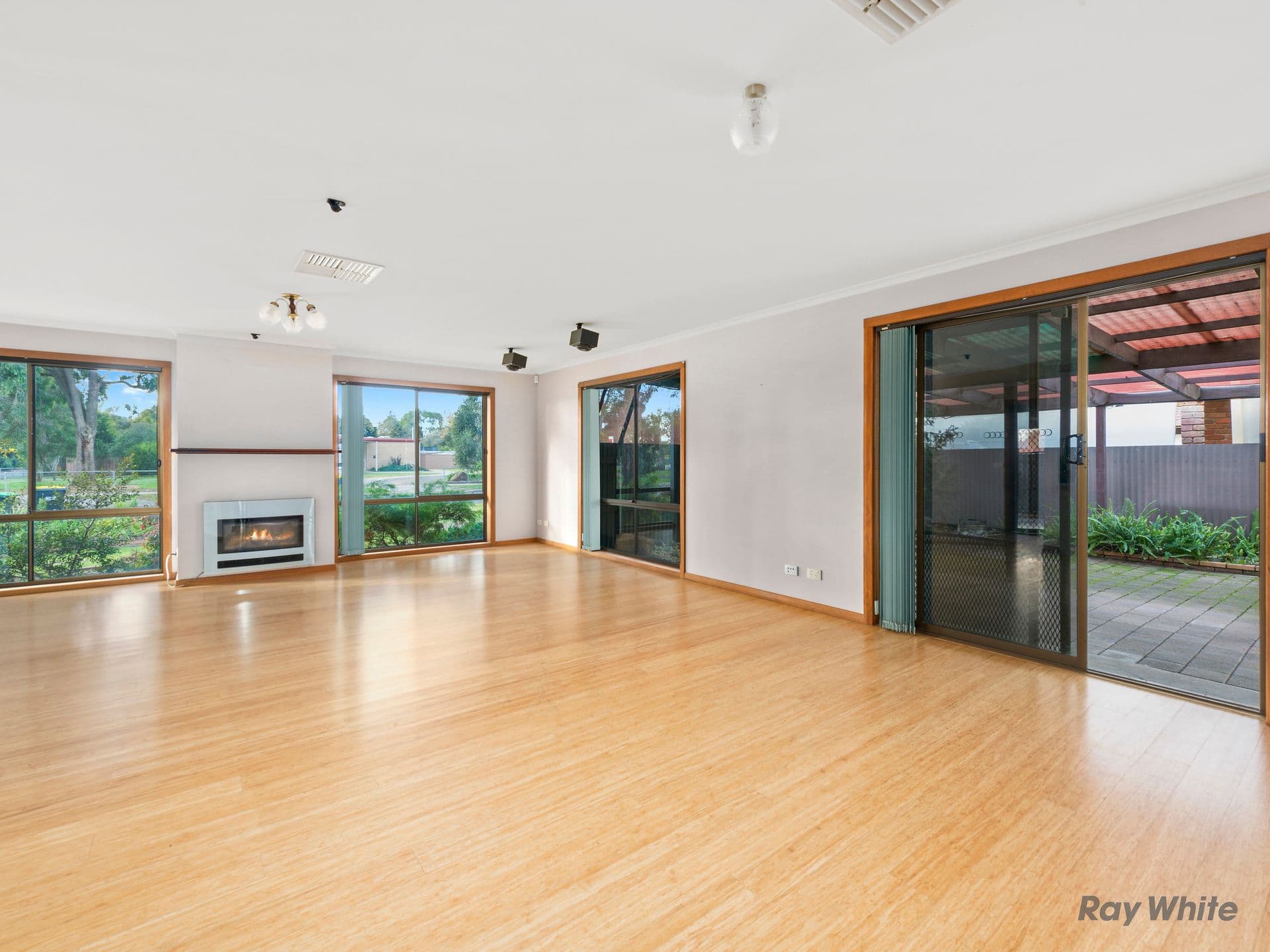 155 Waller Street, Benalla VIC 3672, Benalla - Thumbnail 2