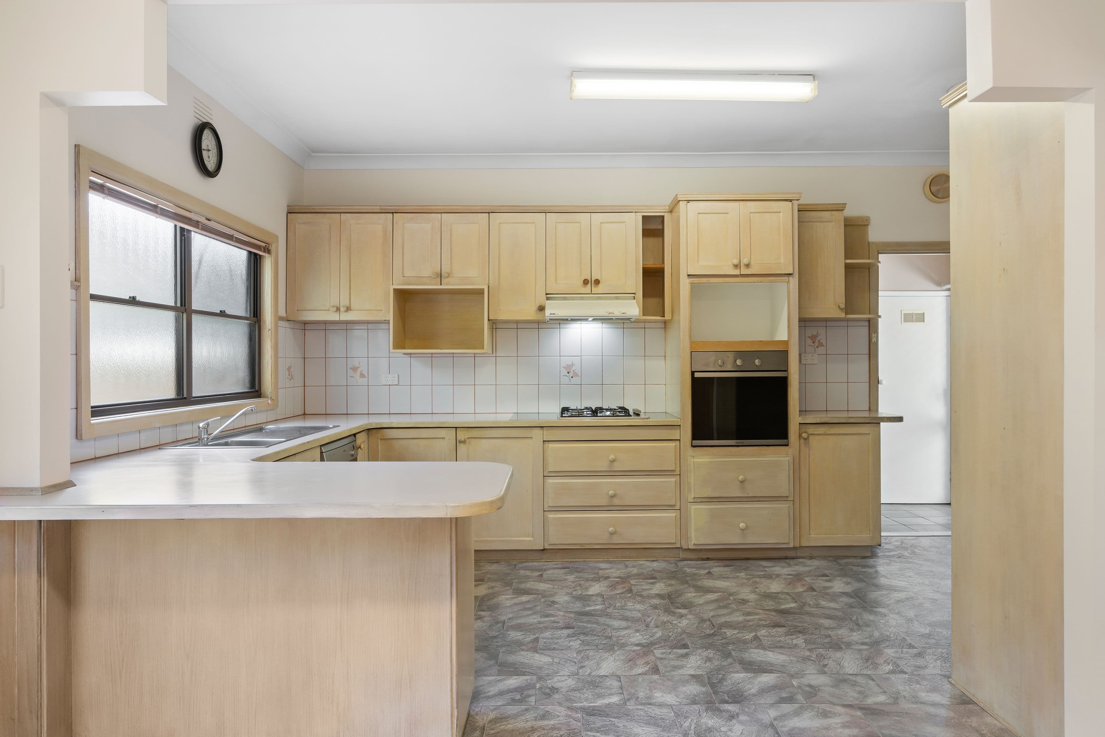 211 Lexton Street, Wendouree VIC 3355, Wendouree - Thumbnail 3