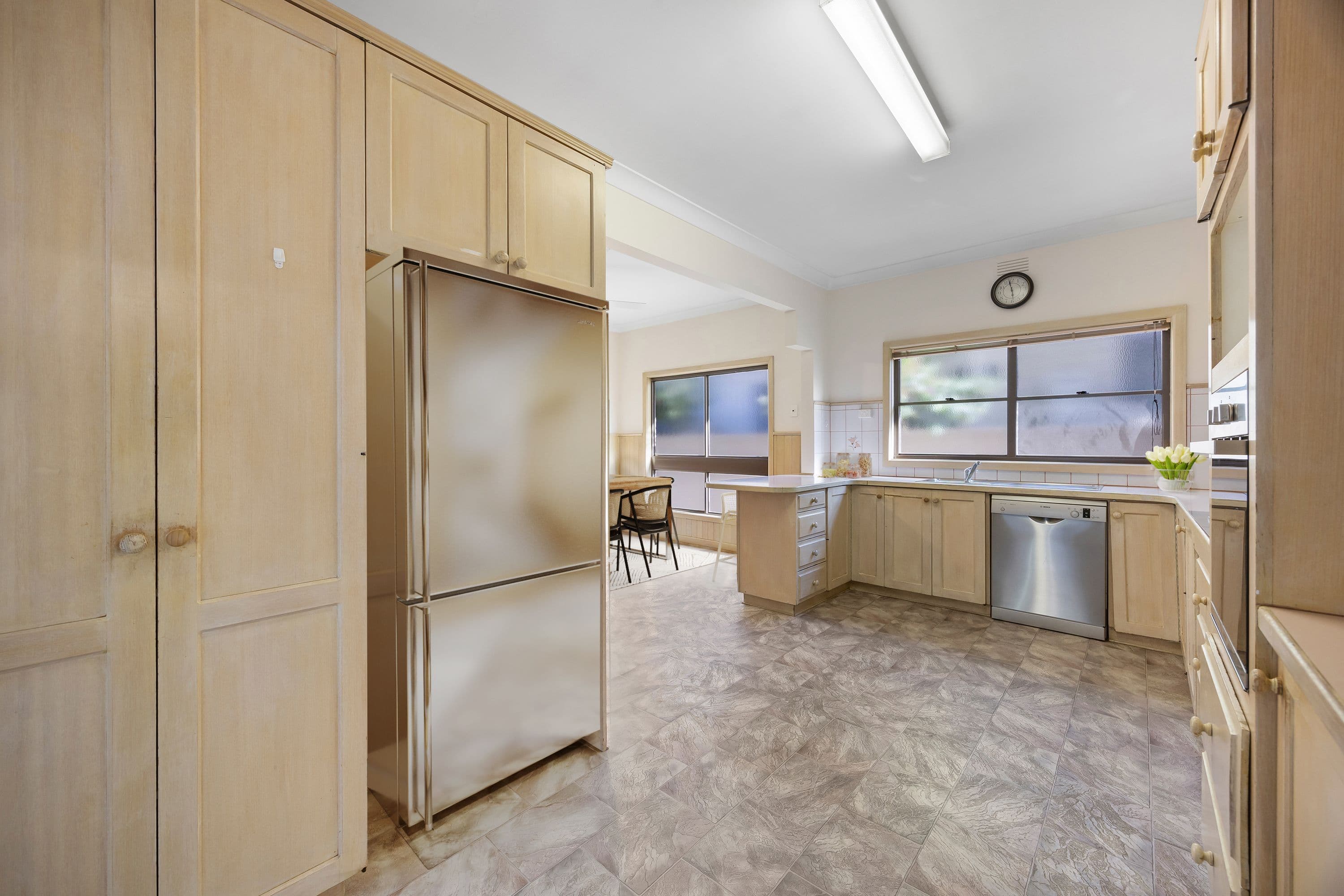 211 Lexton Street, Wendouree VIC 3355, Wendouree - Thumbnail 4