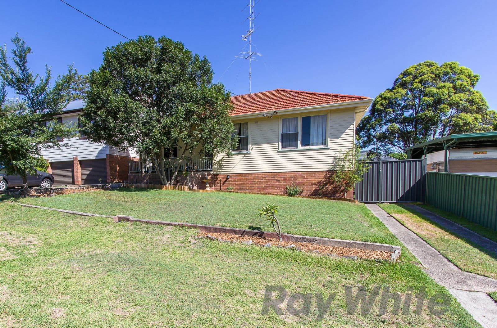 16 Fairview Avenue, Charlestown - Image 1