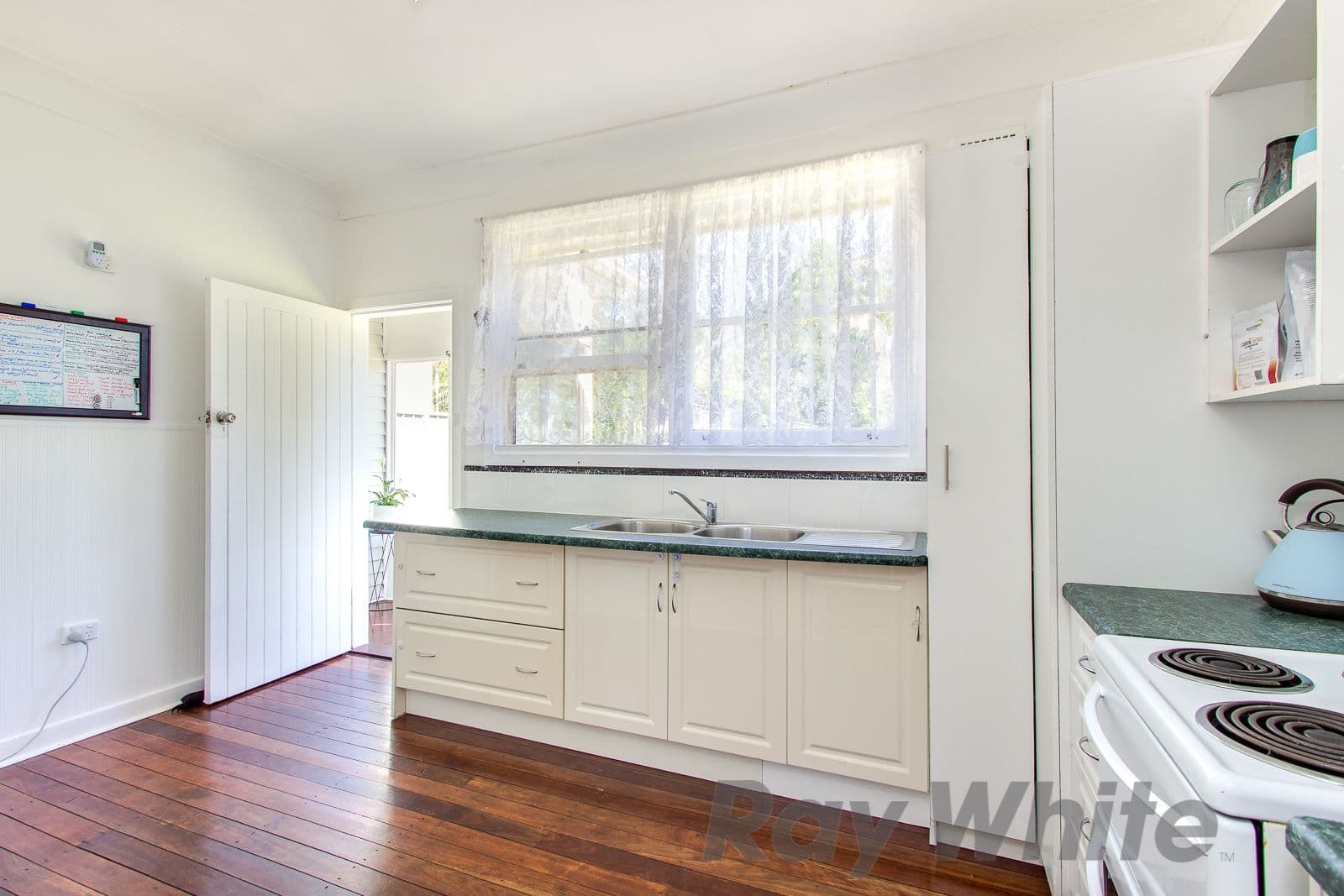 16 Fairview Avenue, Charlestown - Thumbnail 3