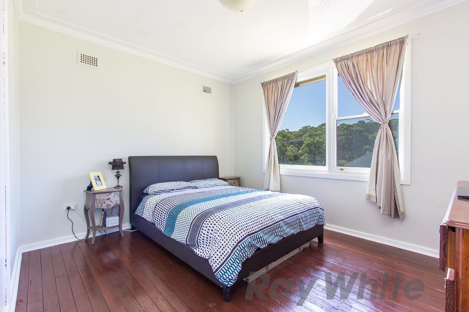 16 Fairview Avenue, Charlestown - Thumbnail 4