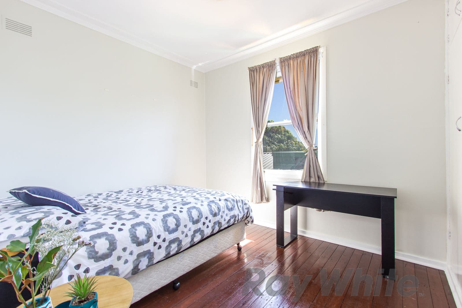 16 Fairview Avenue, Charlestown - Thumbnail 5