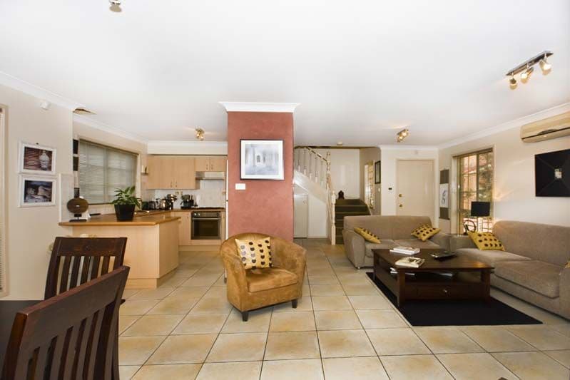 19  Swansea Place, WEST HOXTON NSW 2171, West Hoxton - Thumbnail 2