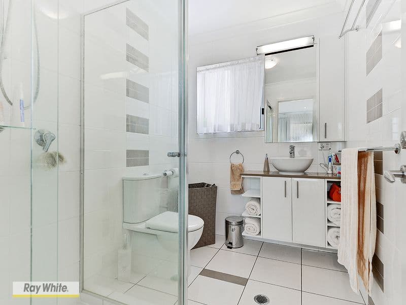 6 GEORGINA Street, WOODY POINT QLD 4019, Woody Point - Thumbnail 8