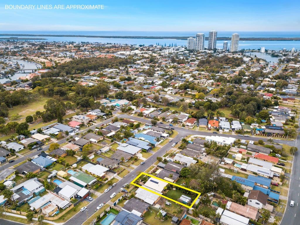 16 Nambur Street, Runaway Bay QLD 4216, Runaway Bay - Thumbnail 2